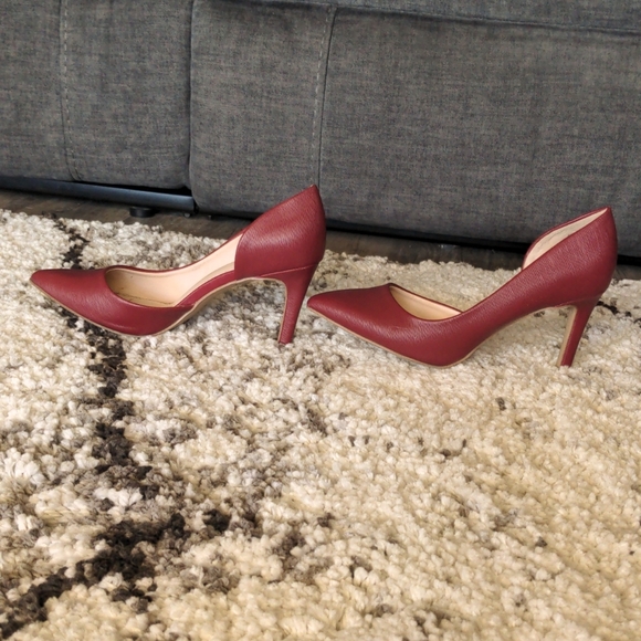 Heels - Picture 2 of 4